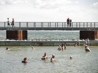 В Дании построили бассейн в море