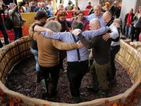 Фестиваль сбора нового урожая винограда в Румынии