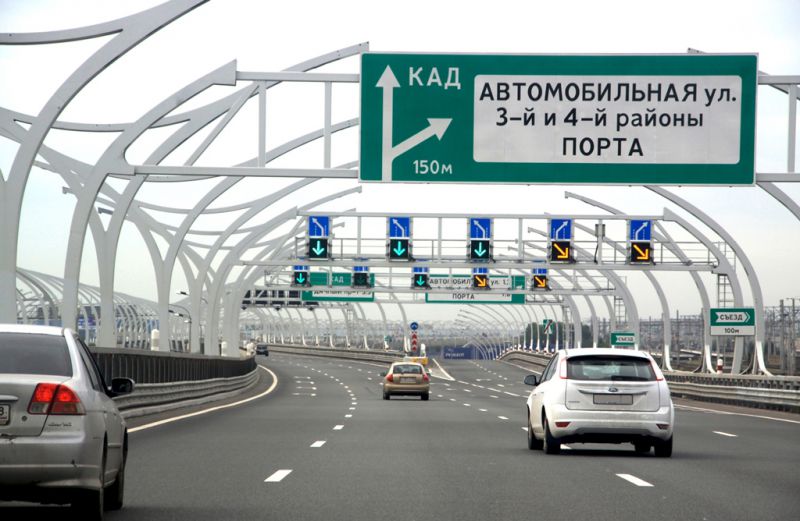 Можно делать селфи на скоростной трассе в Санкт-Петербурге