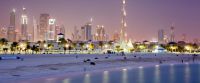 На пляжах в Дубае можно купаться по ночам