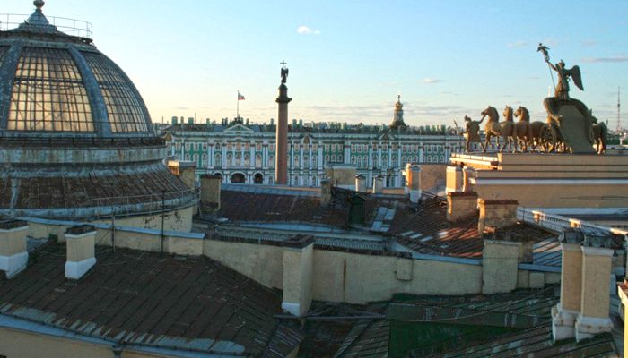 В Санкт-Петербурге можно путешествовать по крыше
