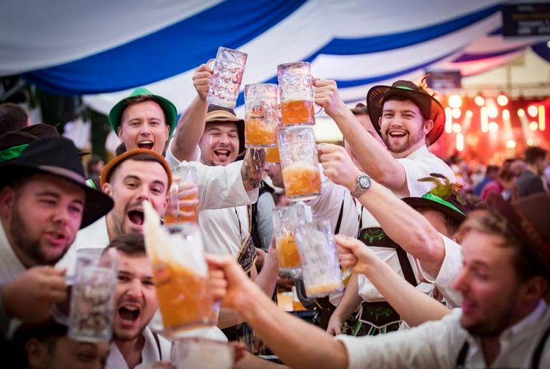 Главный пивной фестиваль «Октоберфест» начался в Германии