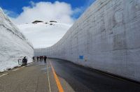 Снежный путь открыт для туристов в Японии