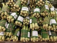 В магазинах Вьетнама используют банановый лист для упаковки