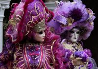 Венецианский карнавал открылся праздничным парадом