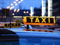 Забронировать гостиницу можно из салона такси