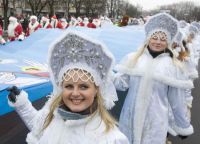 Снегурочка проводит экскурсии в Костроме