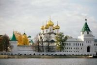 Туристы с семьями выбирают Кострому
