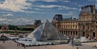 После непродолжительного закрытия Лувр снова открыт для туристов