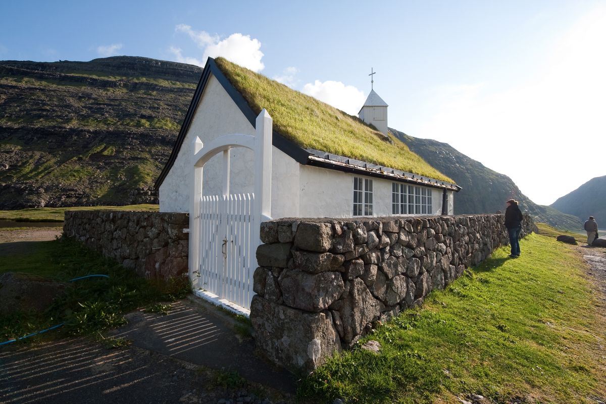 Церковь в деревне Саксун - Фарерские острова фото #17673