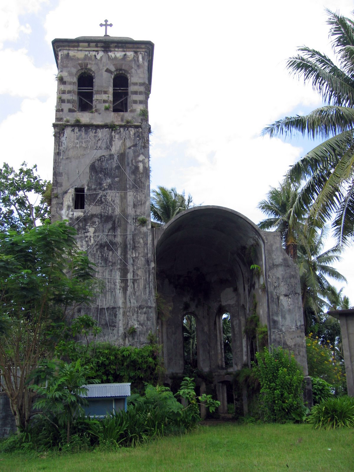 Старая церковь в Понпеи - Остров Понпеи, Микронезия фото #8419