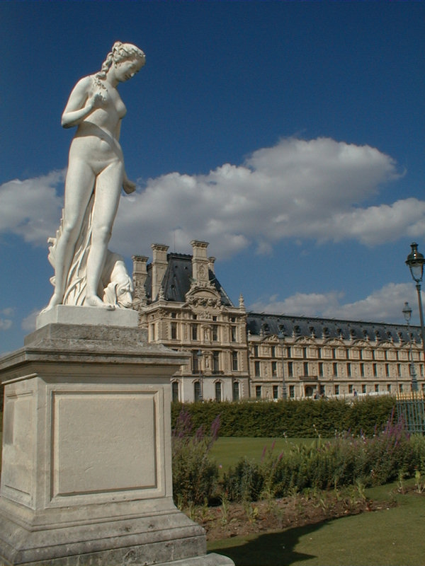 Status near the Louvre - Париж, Франция фото #3285
