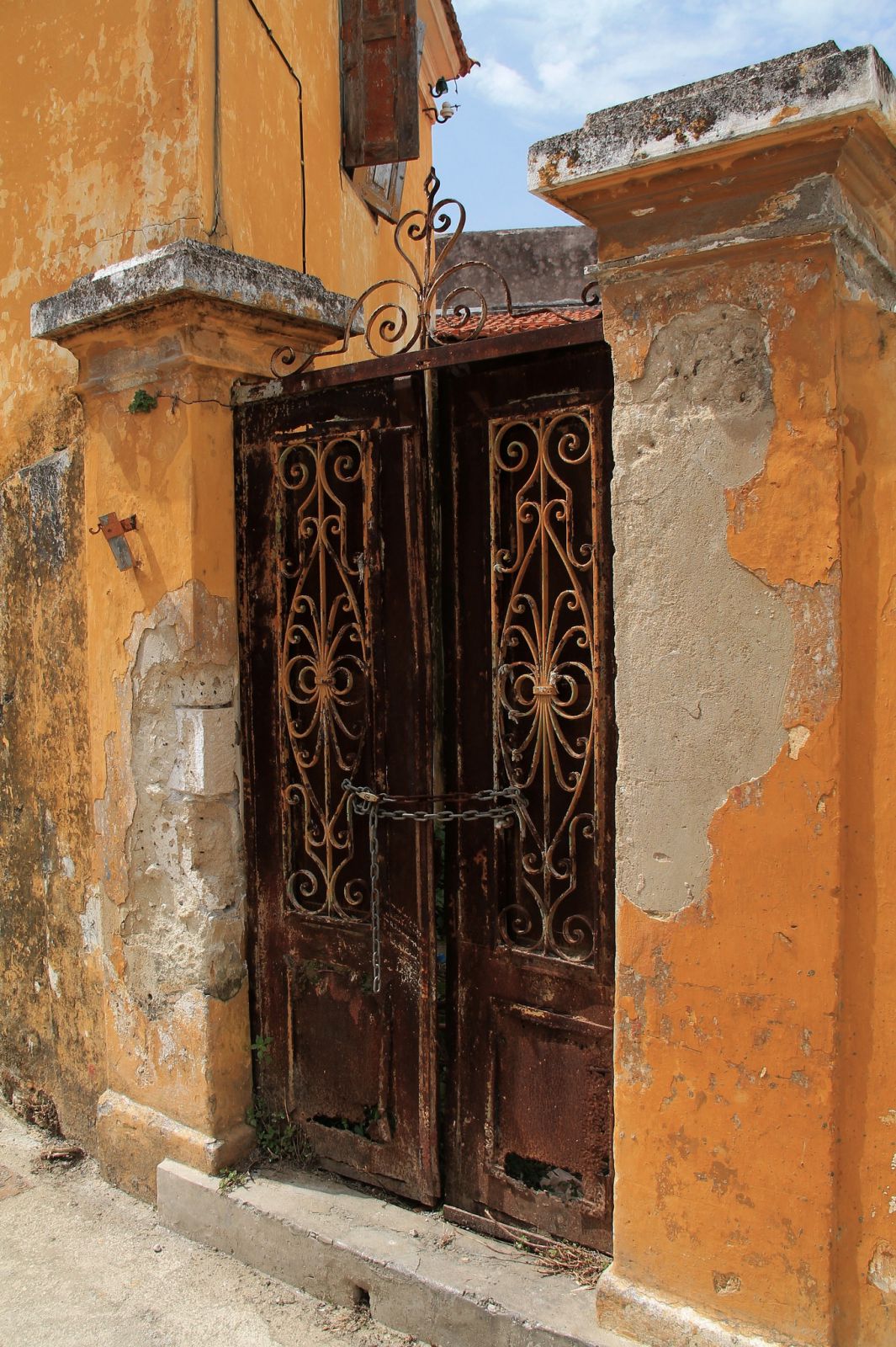 Старинная дверь на Родосе - Родос, Греция фото #32577