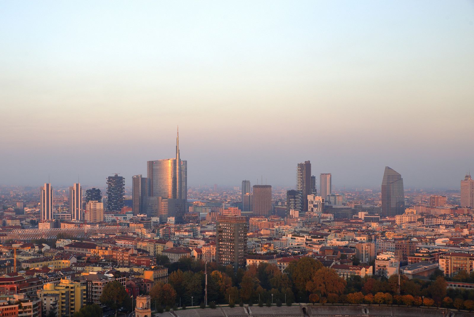 Вид на Милан сверху - Милан, Италия фото #32330