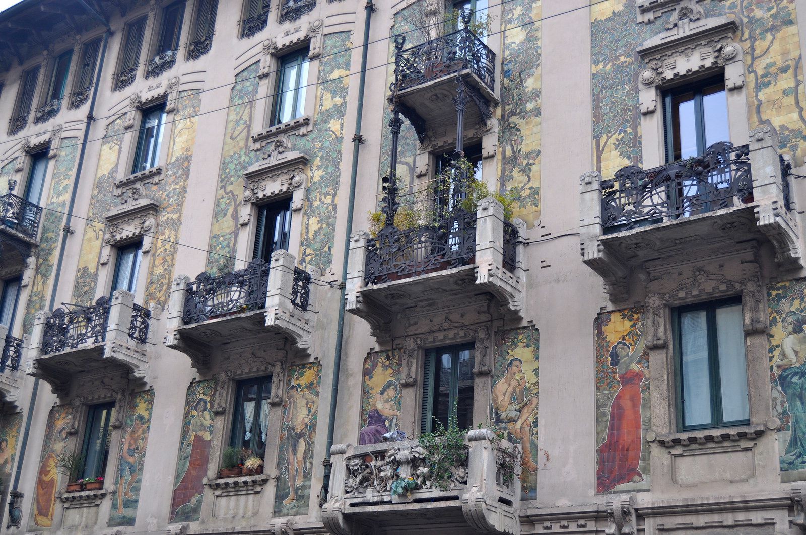 Монументальное здание Casa Galimberti - Милан, Италия фото #32354