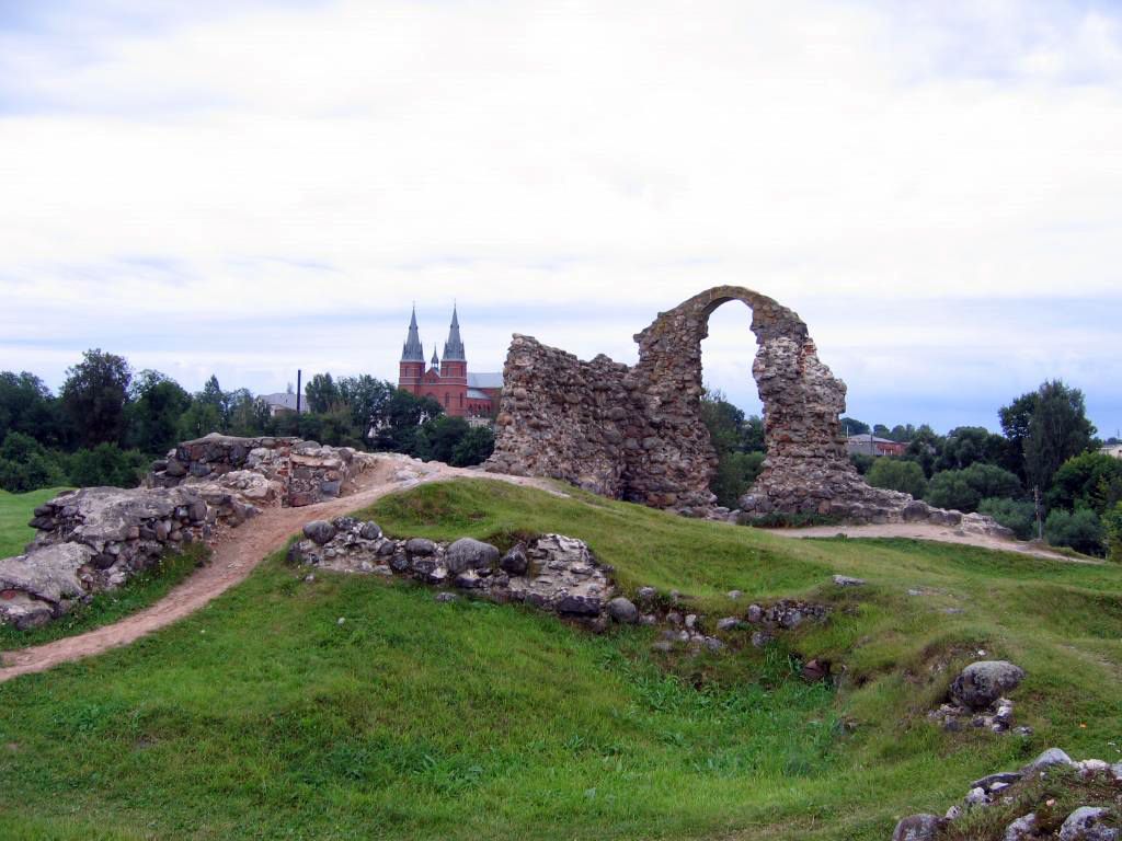 Развалины древнего замка - Резекне, Латвия фото #22213