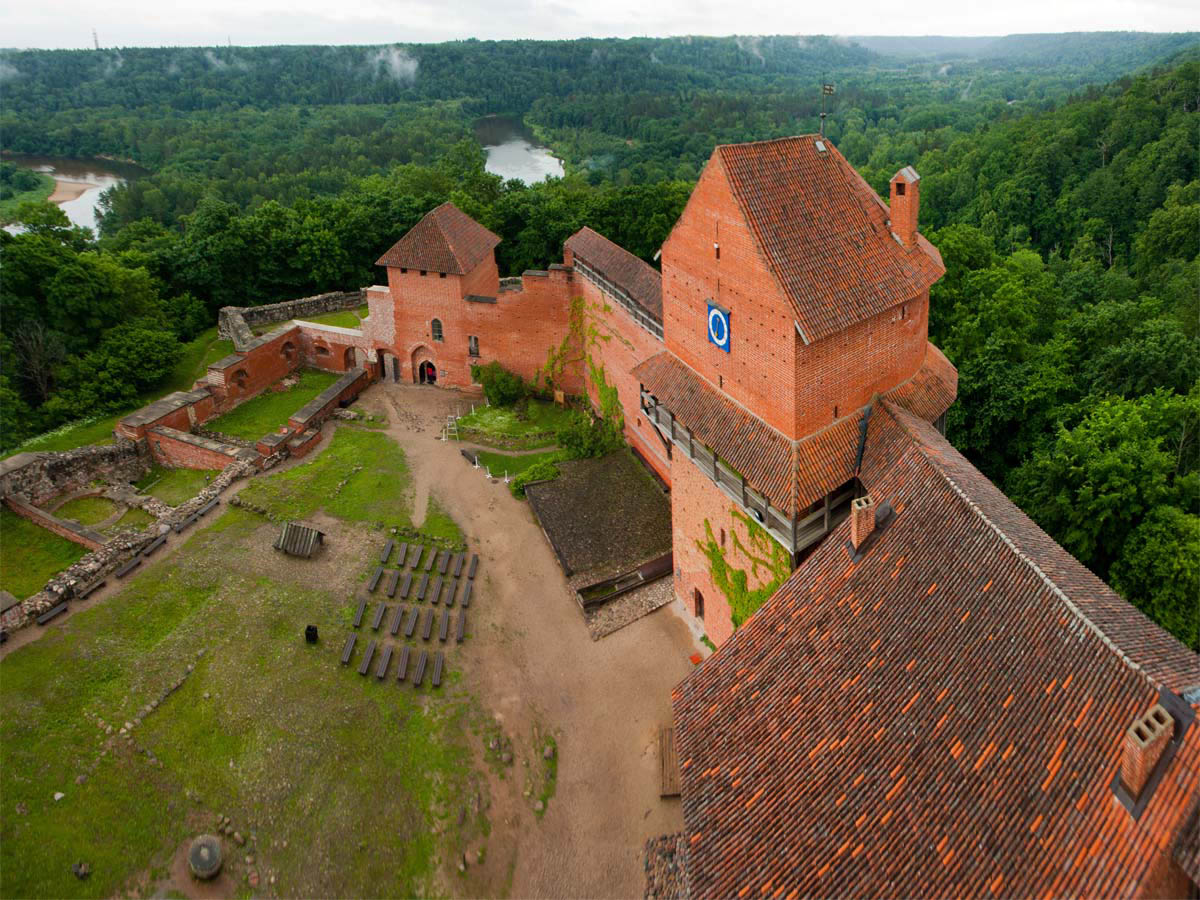 Турайдский замок - Сигулда, Латвия фото #7799