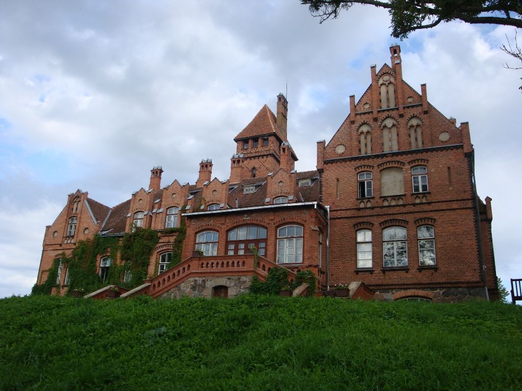 Замки в латвии