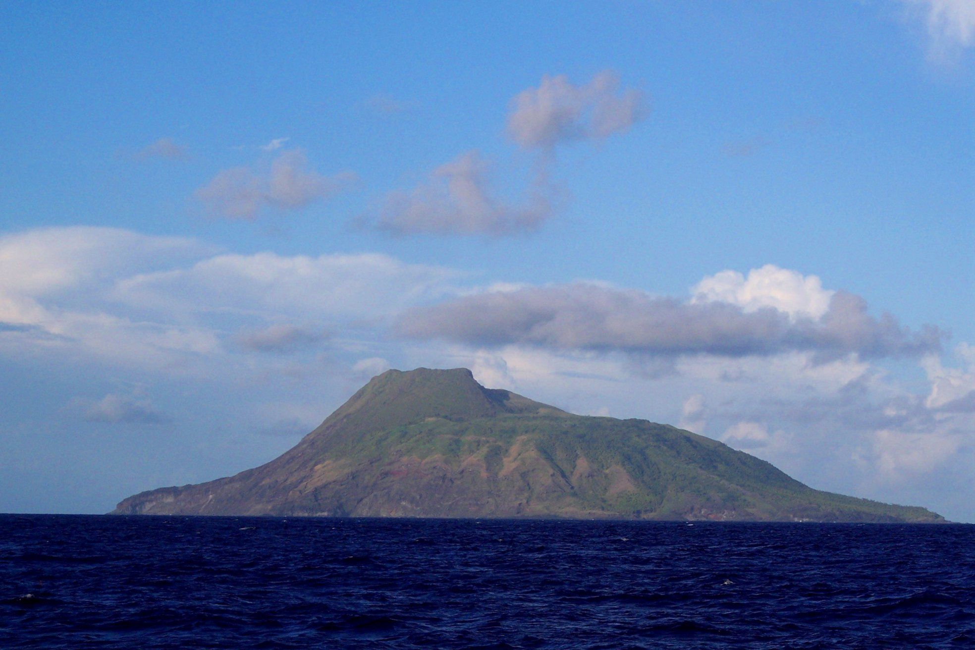 Sarigan - Марианские острова фото #8577