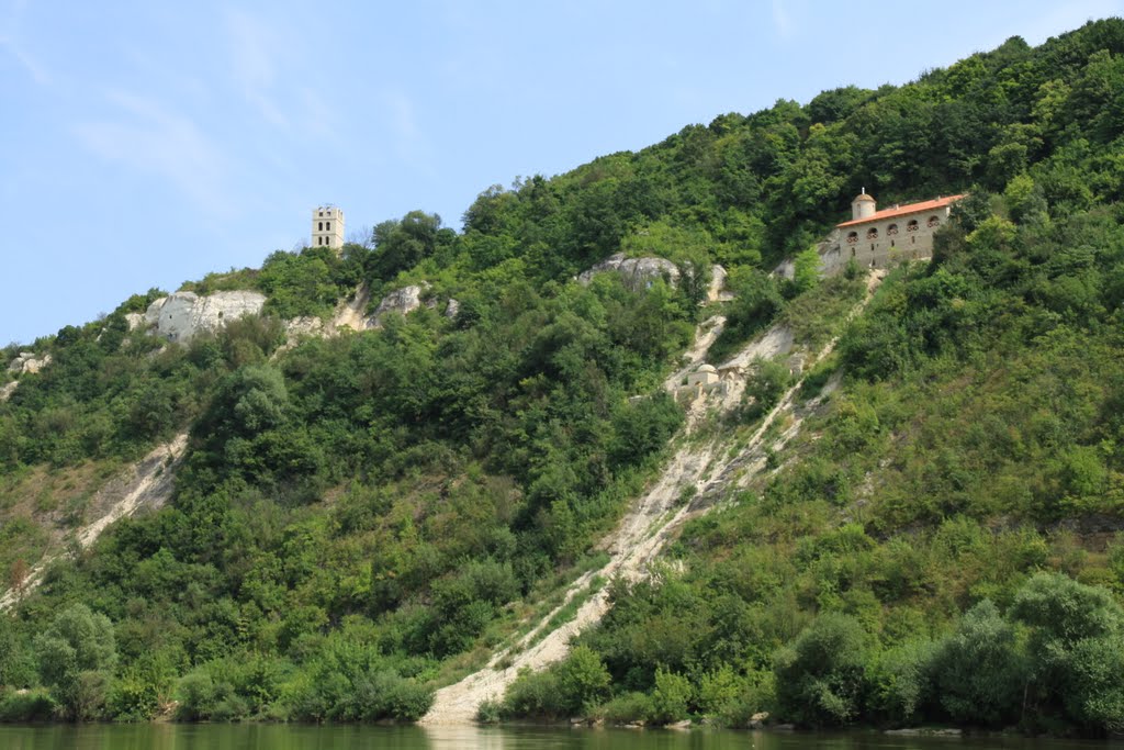 Лядовский скальный монастырь
