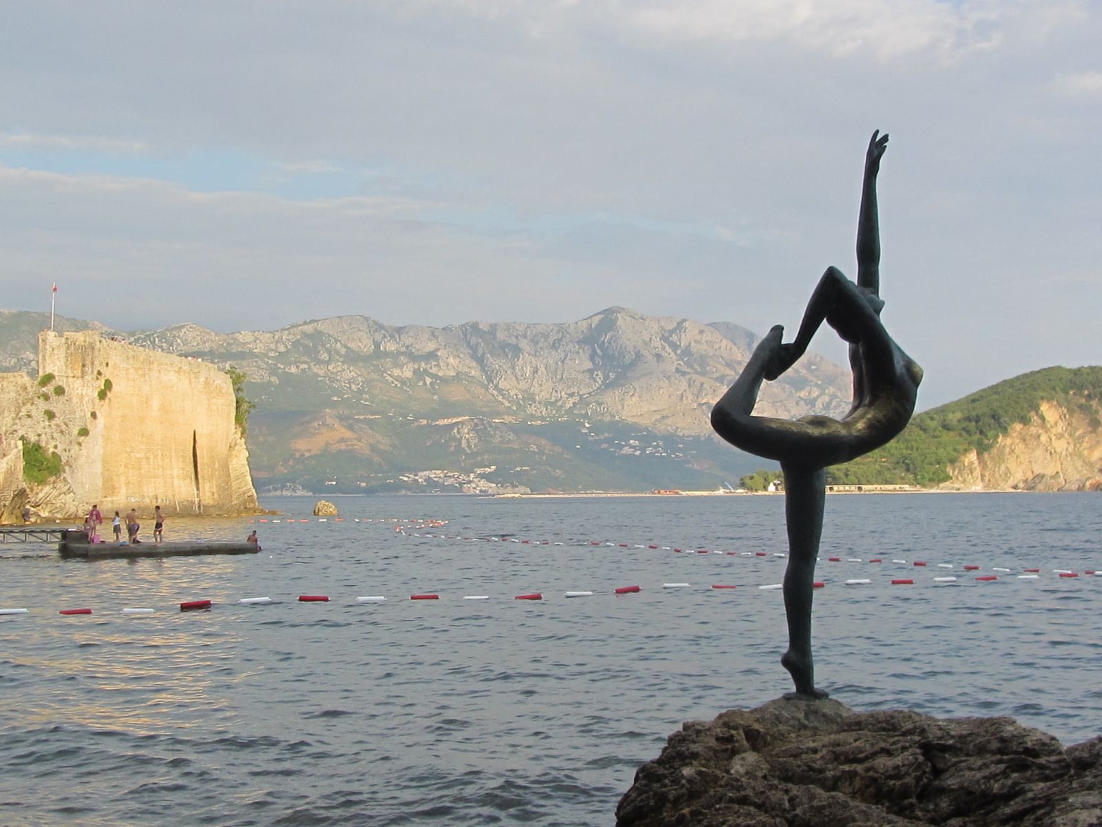 Памятник Балерине - Будва, Черногория фото #32723