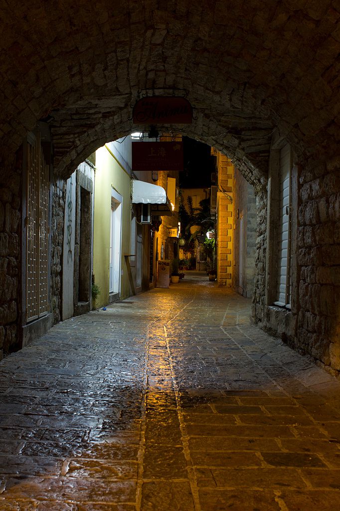 Старый город Будвы ночью - Будва, Черногория фото #32727