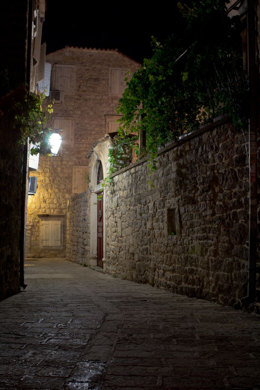 Старый город Будвы ночью - Будва, Черногория фото #32728