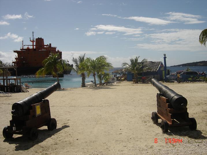 Beautiful beach nearby the hotel in Curazao - Остров Кюрасао , Нидерландские Антильские острова фото #2578