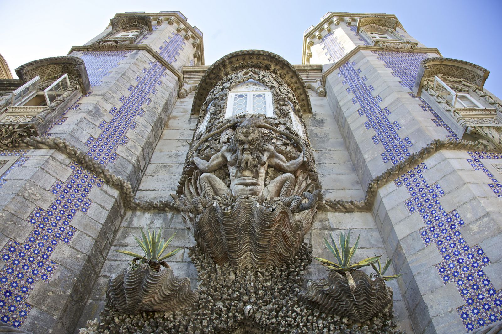 Дворец Пена (фрагмент фасада) - Синтра, Португалия фото #33290