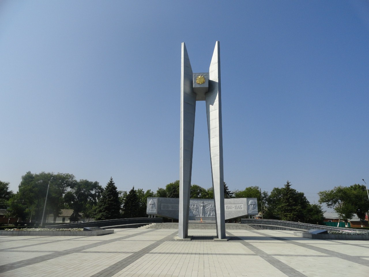 Памятник героям Гражданской и Великой Отечественной воин - Ейск, Россия фото #6178
