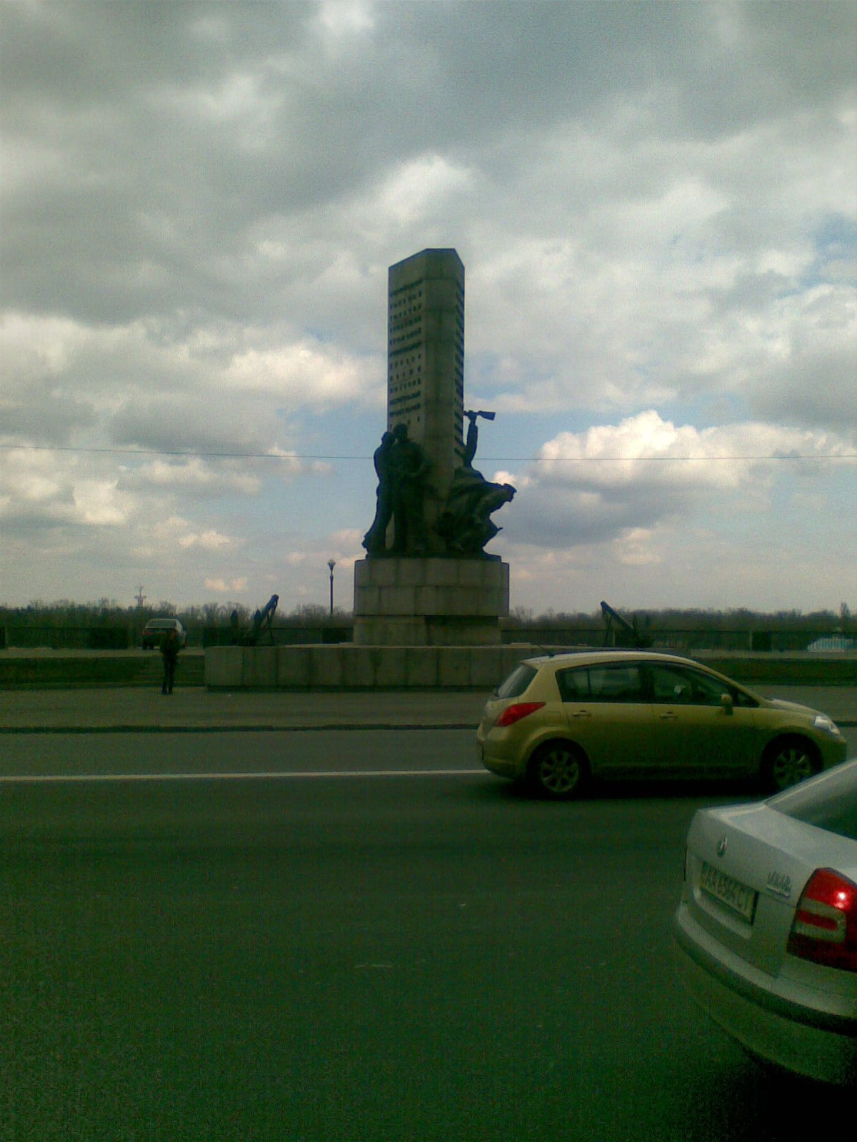 Памятник возле речного вокзала - Киев, Украина фото #2783