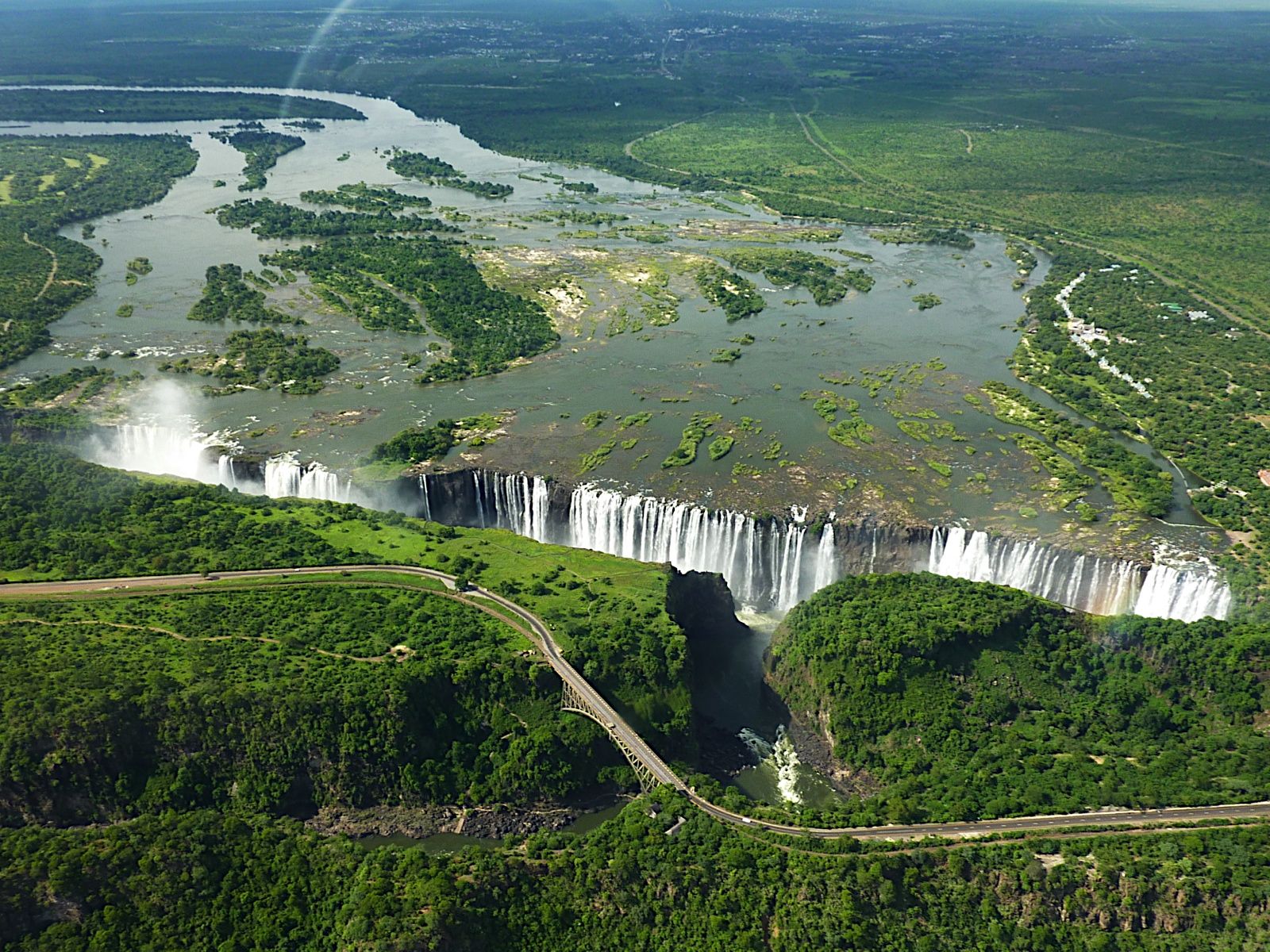 Природные достопримечательности страны. Замбия (Victoria Falls),. Лусака Замбия.