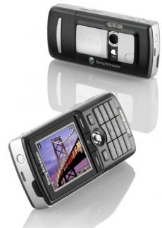 Больше того, для тех, кто стремится к минимализму и лаконичности во всем, пришла пора и вовсе отказаться от фотоаппаратов в путешествиях - часть мобильных телефонов основных производителей - таких как Sony Ericsson и Nokia, выпускают аппараты с встроенными фотокамерами с достойной матрицей и оптикой