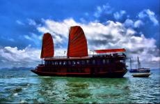 Bai Chay, Along Halong Bay, Вьетнам